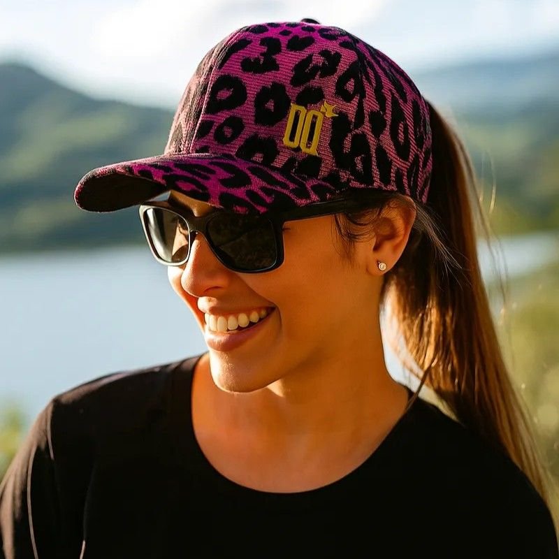 Boné Donna Queen Rabo de Cavalo Animal Furta Cor Rosa