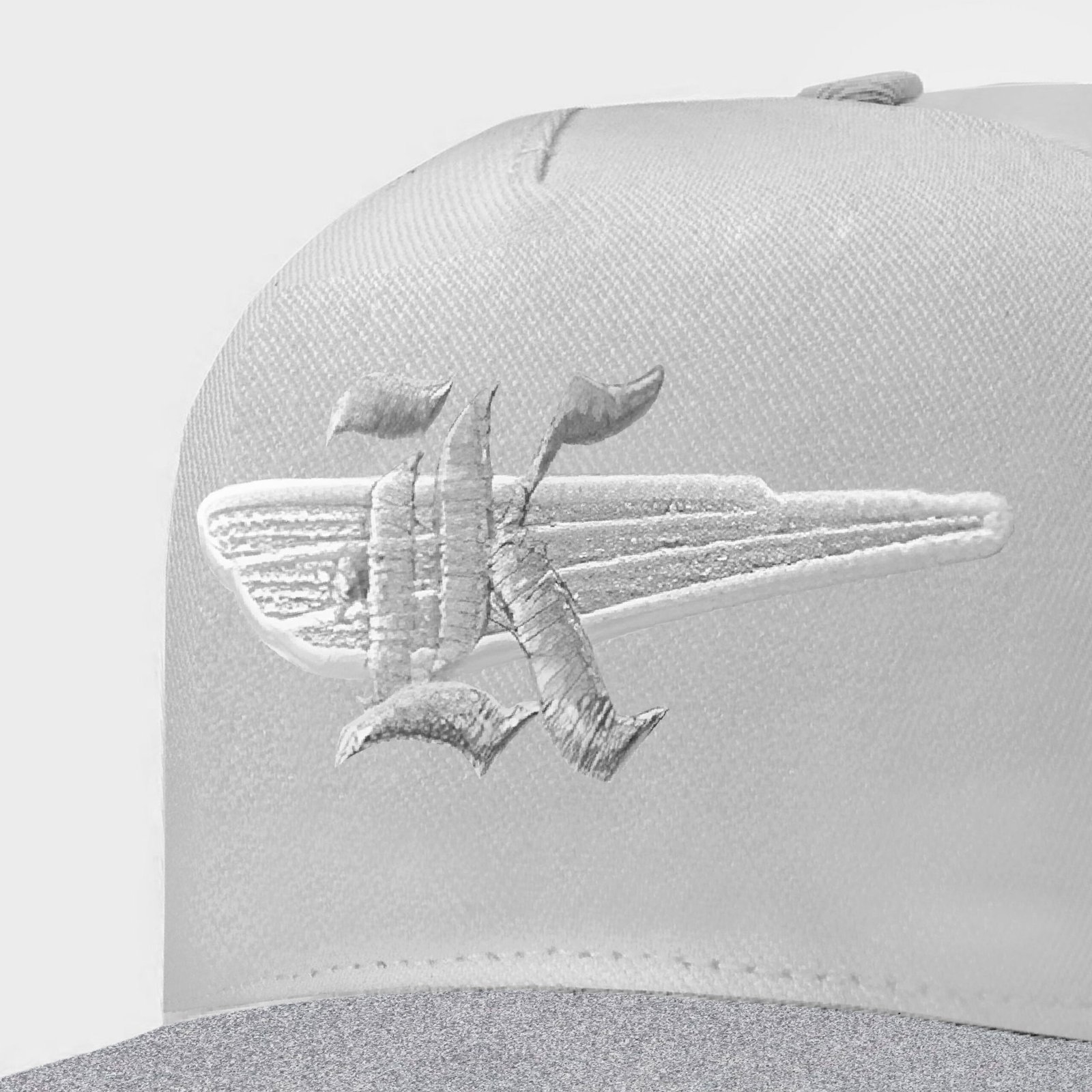 Boné Snapback OFL Gliter Branco Iniciais K