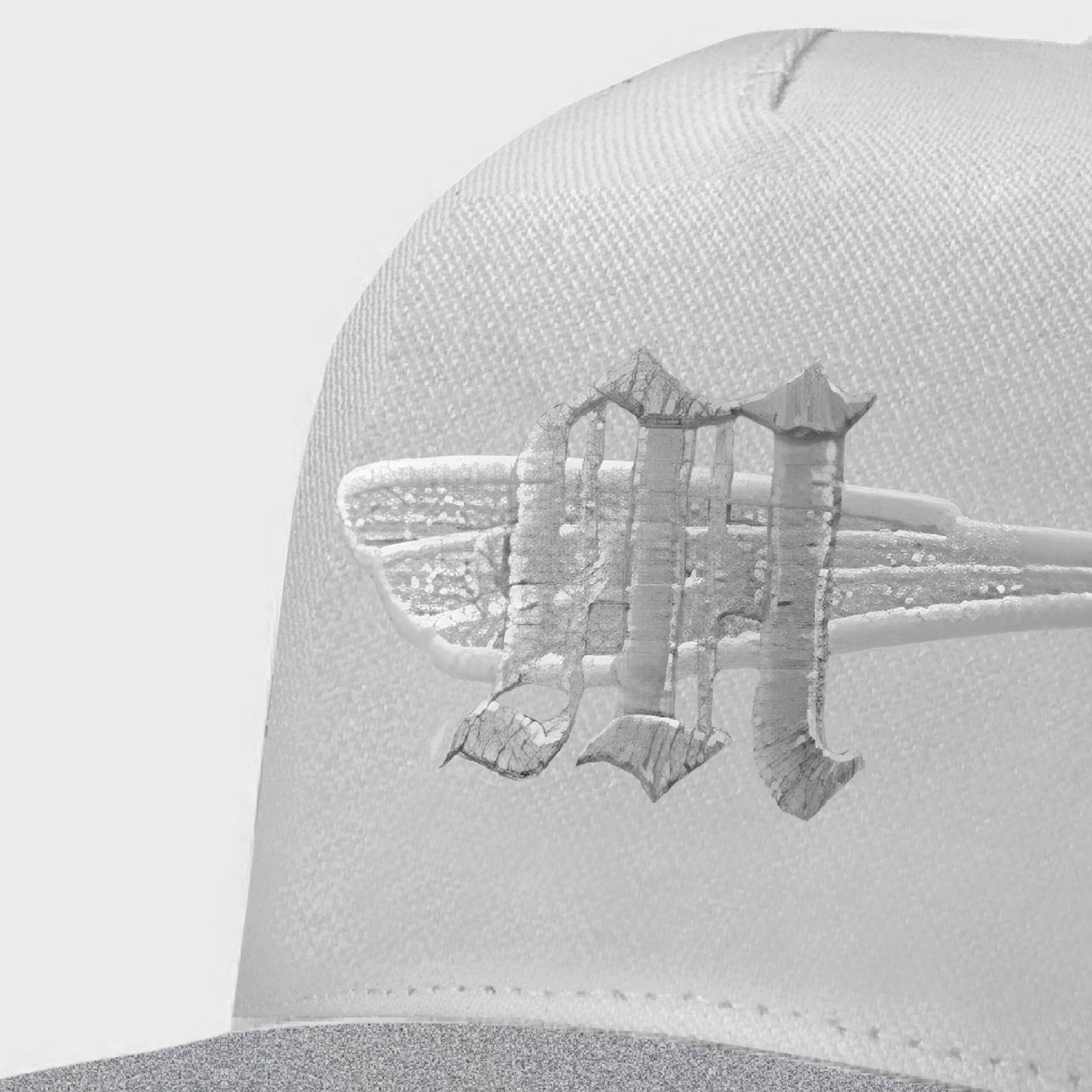 Boné Snapback OFL Glitter Branco Iniciais M