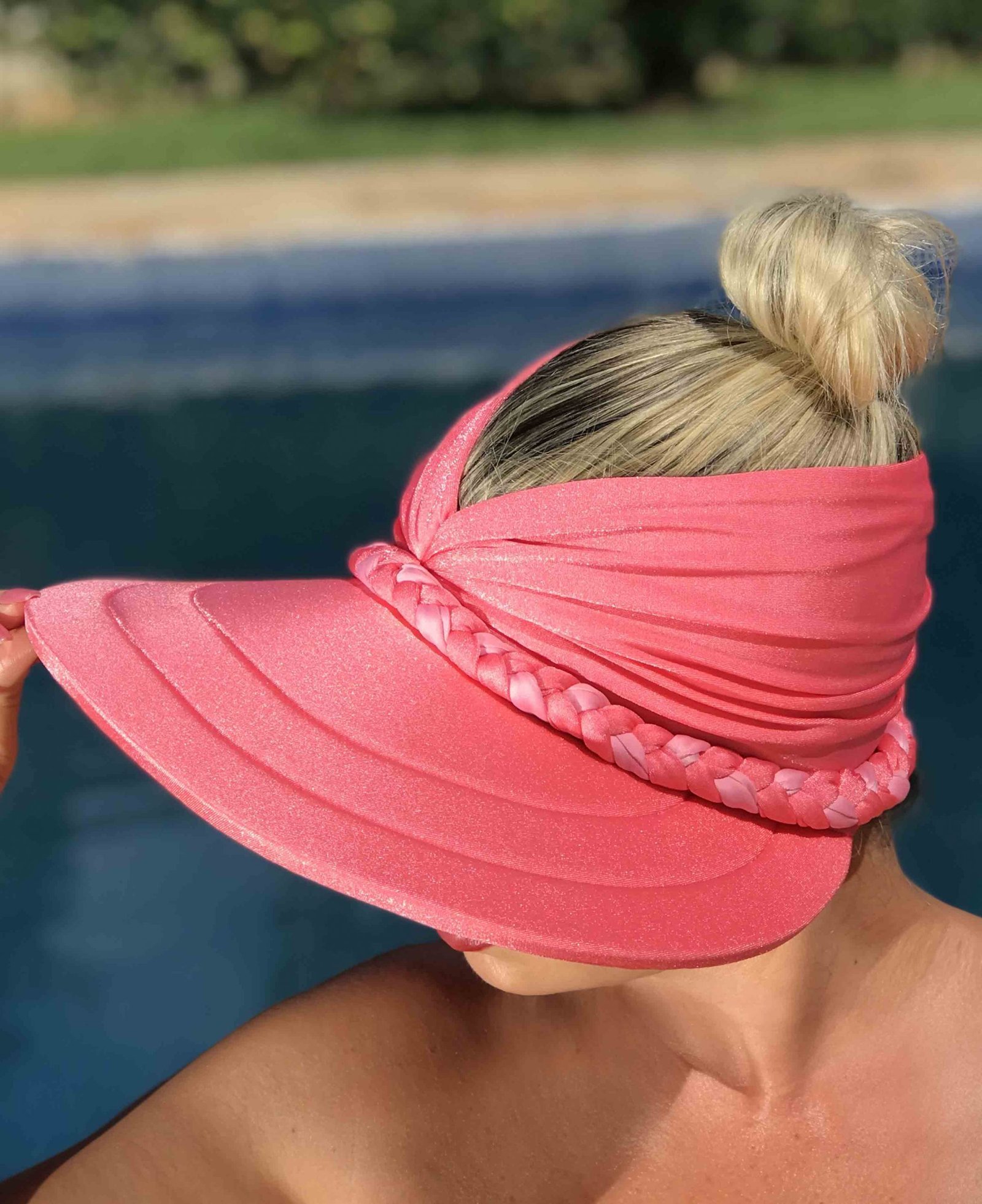 Viseira Nefertiti - Rosa Coral com trança Rosa Bebê